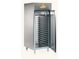 Sahneklimaschrank SAGI KFSE2N:     	 Abmessungen: 	 B 820/ T 1000/ H 2040    	 Fassungsvermögen/Inhalt: 	 1