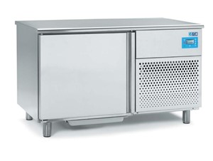 Schockfroster ISA T8 0R SP GEL:     	Abmessungen: 	B 1435/ T 790/ H 870    	Fassungsvermögen/Inhalt: 	12 Eis