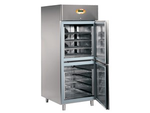 Schockfroster SAGI DMG 102S:     	Abmessungen: 	B 900/ T 1080/ H 2270    	Fassungsvermögen/Inhalt: 	44 Ei