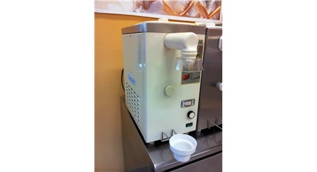 Sahnemaschine Ecowip gebraucht:     	Abmessungen: 	B 220/ T 370/ H 450    	Fassungsvermögen/Inhalt: 	2 Liter